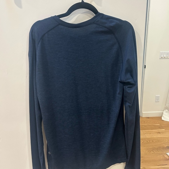 Lululemon Men's Metal Vent Tech Long Sleeve Shirt - Picture 2 of 2